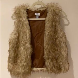 Girls Faux fur vest